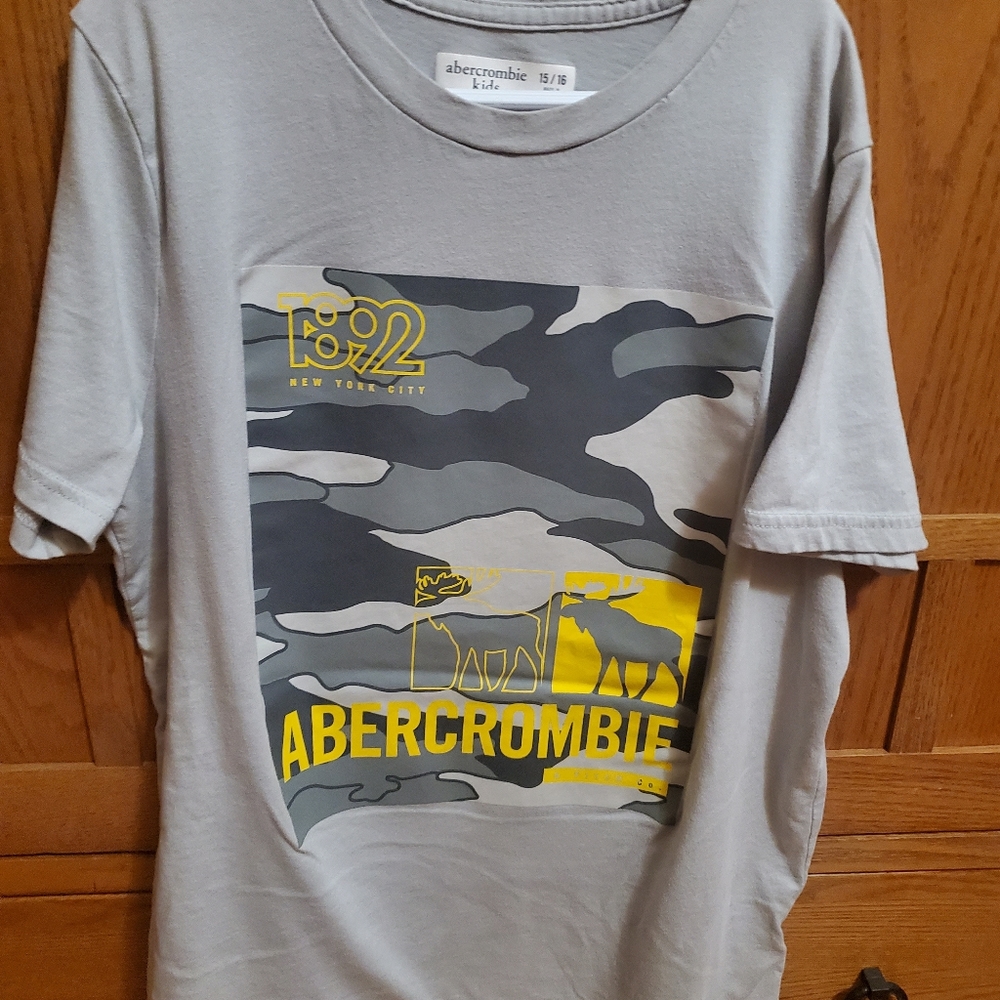 Abercrombie short sleeve t shirt